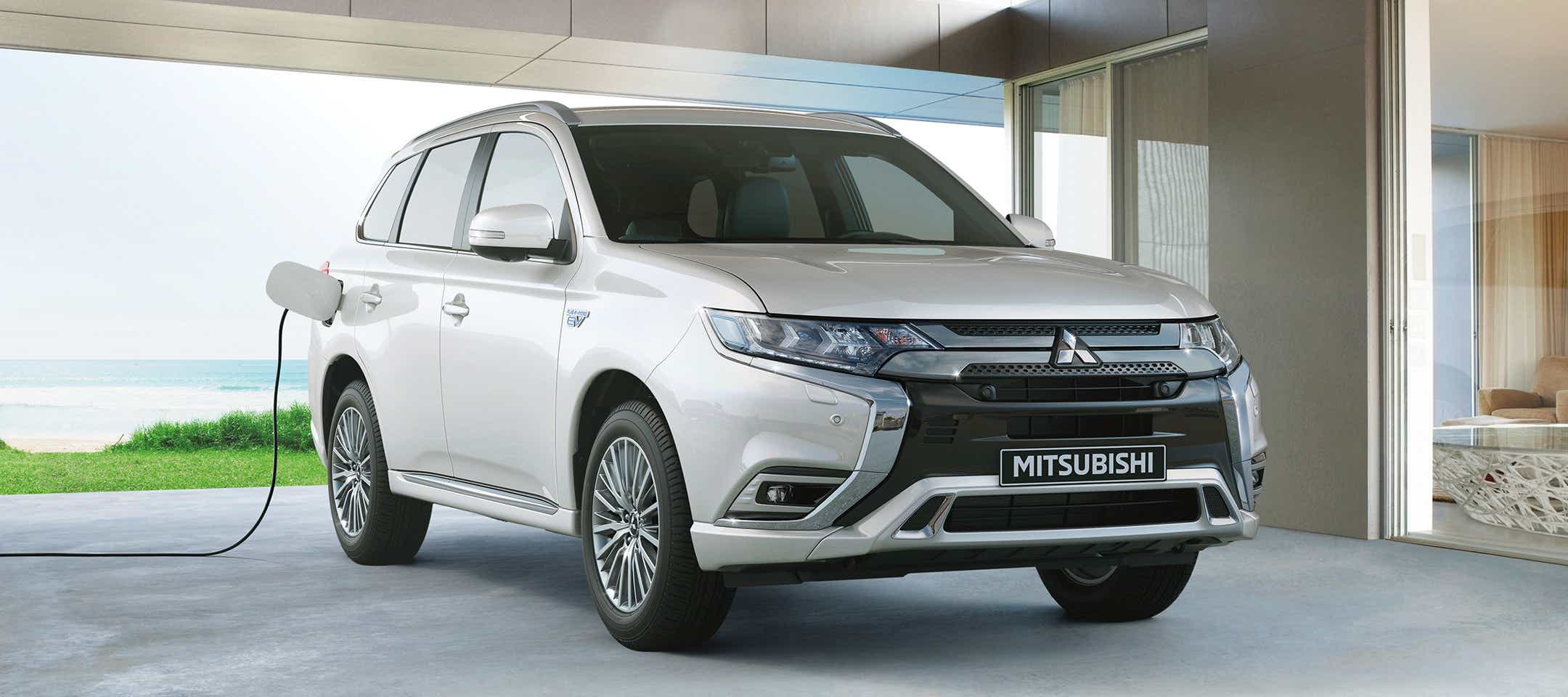 Mitsubishi Outlander PlugIn Hybrid EV Charge