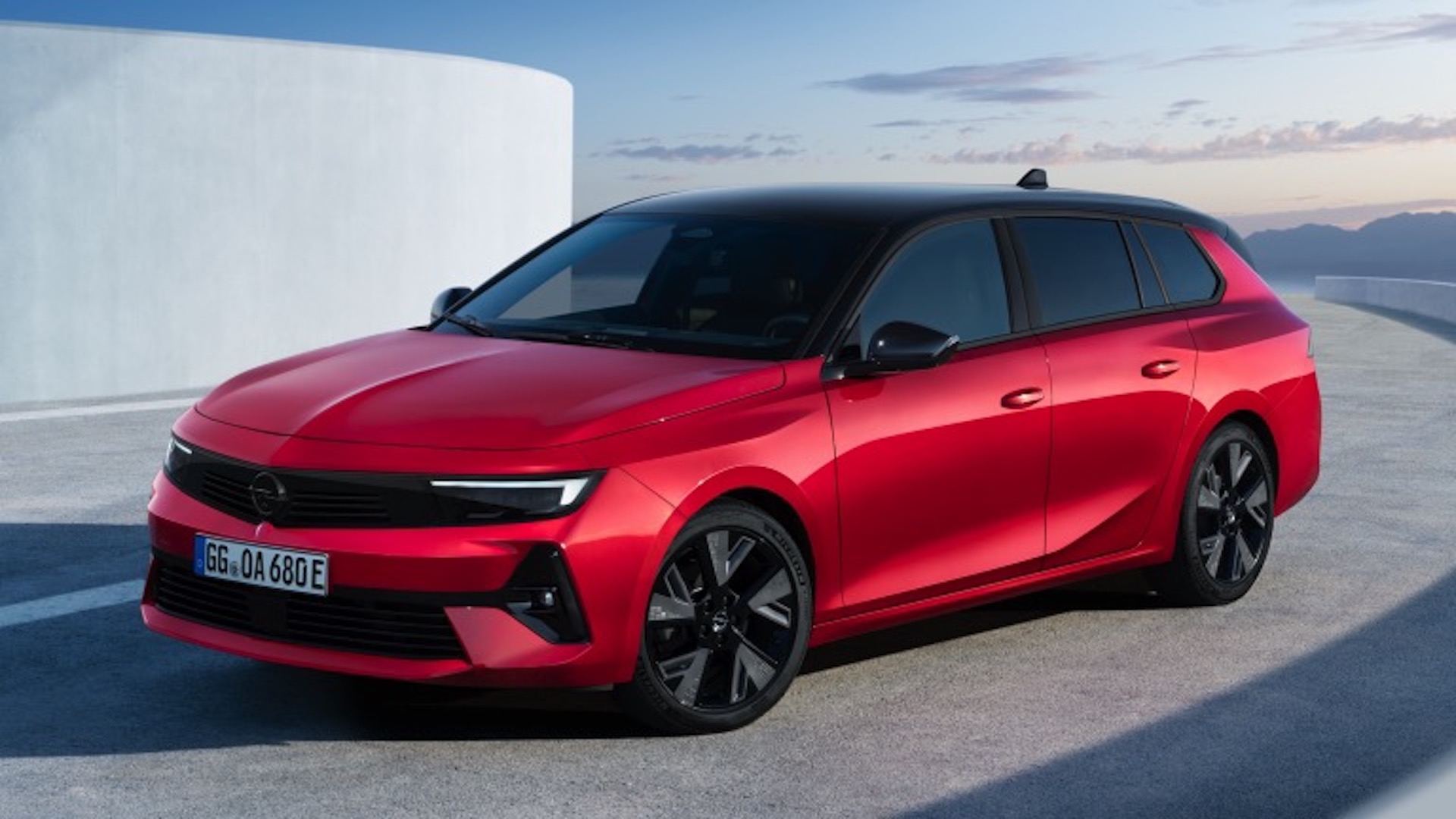 Opel Astra Sports Tourer Electric EV Charge